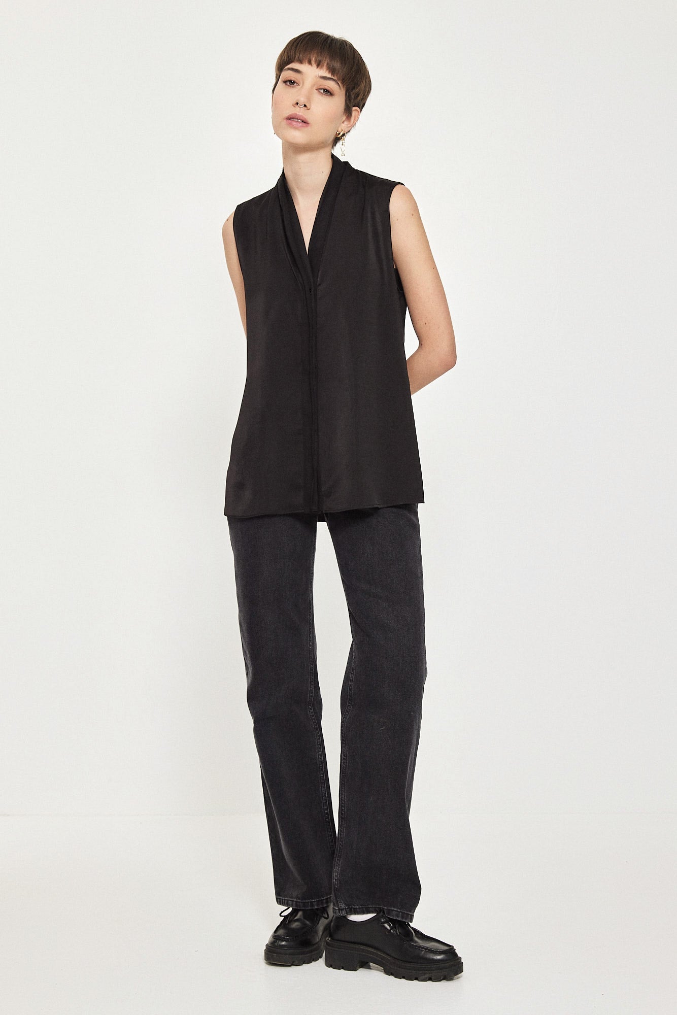 BUTTON TANK TOP BLACK