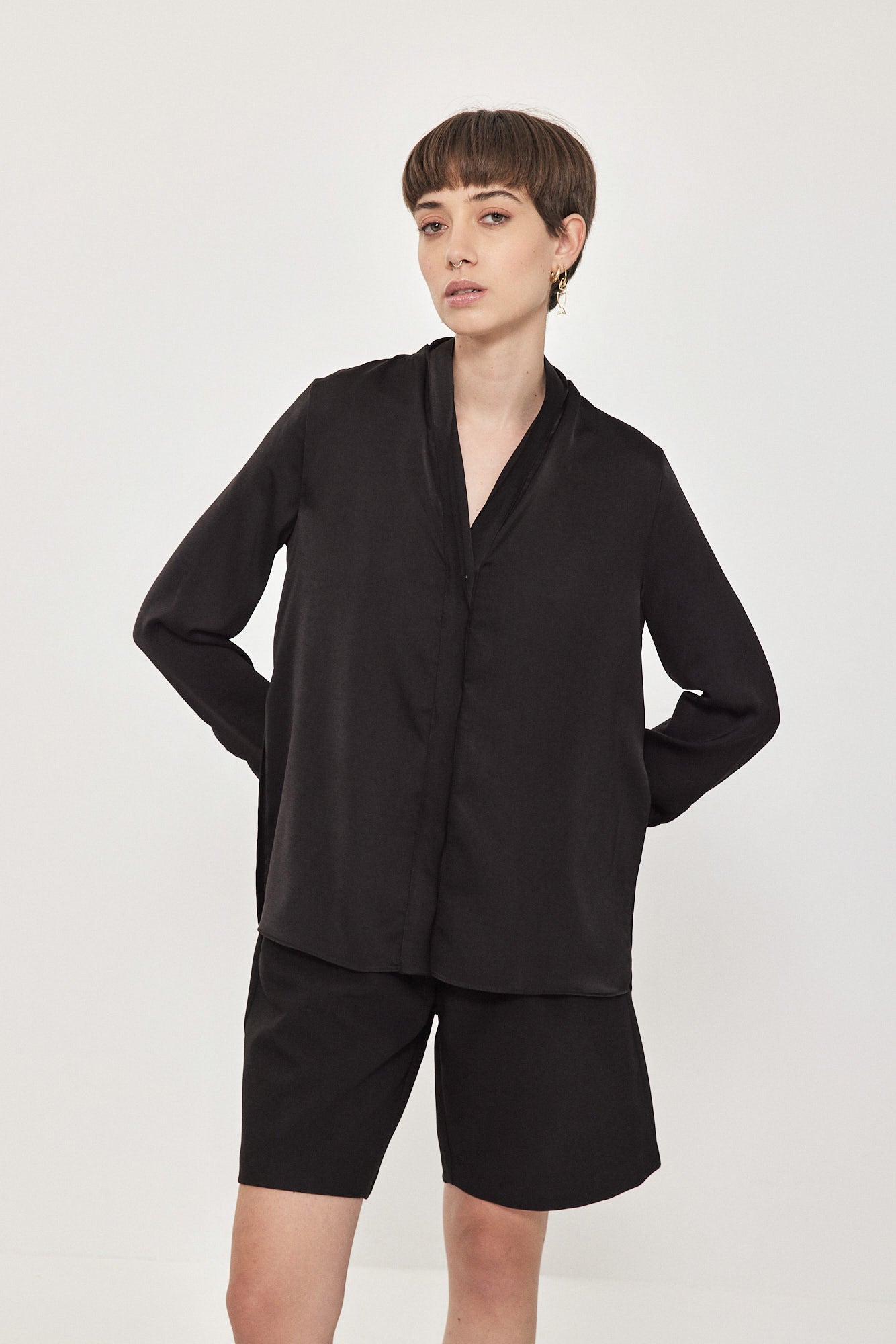 MILEY BUTTON SHIRT BLACK