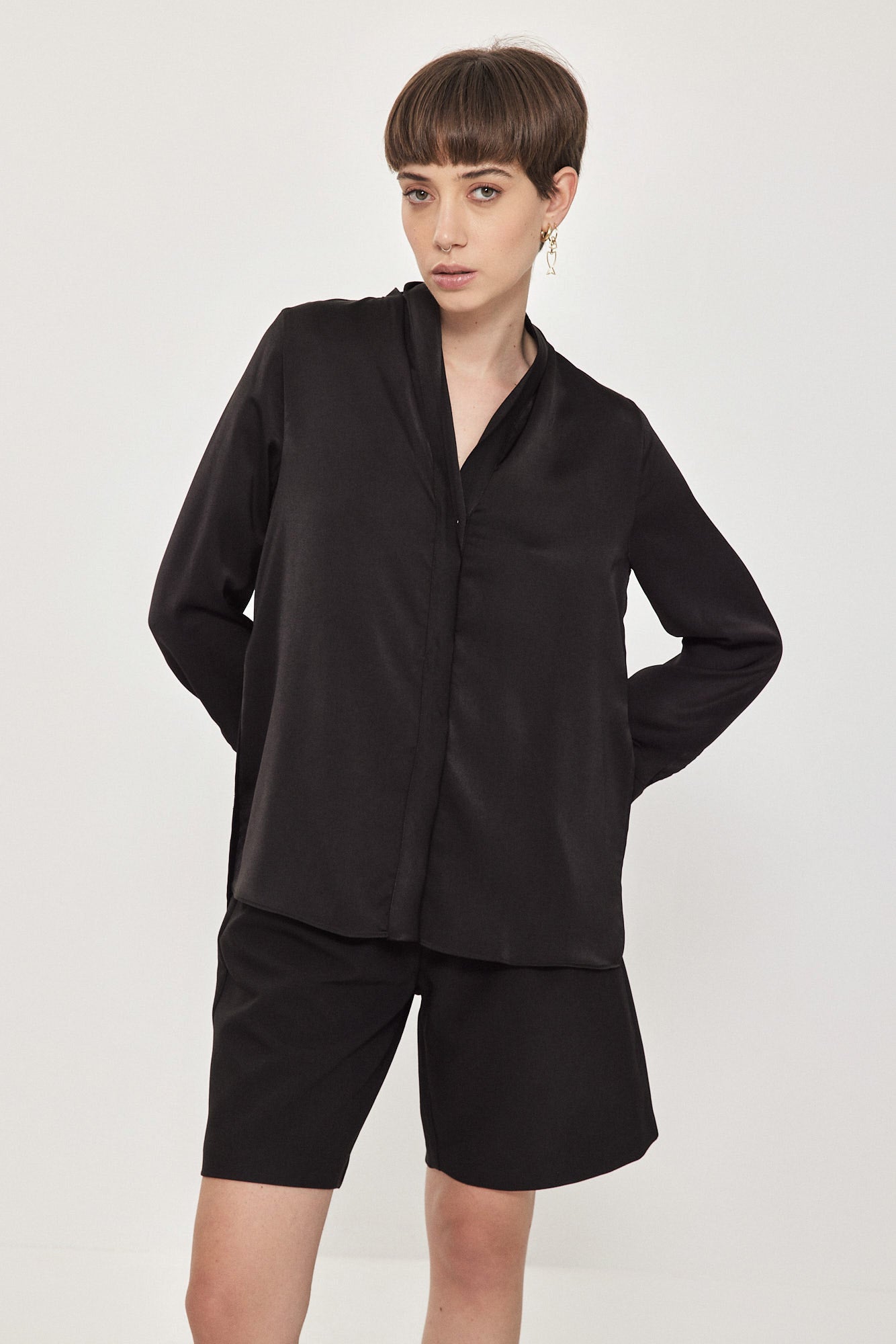 MILEY BUTTON SHIRT BLACK