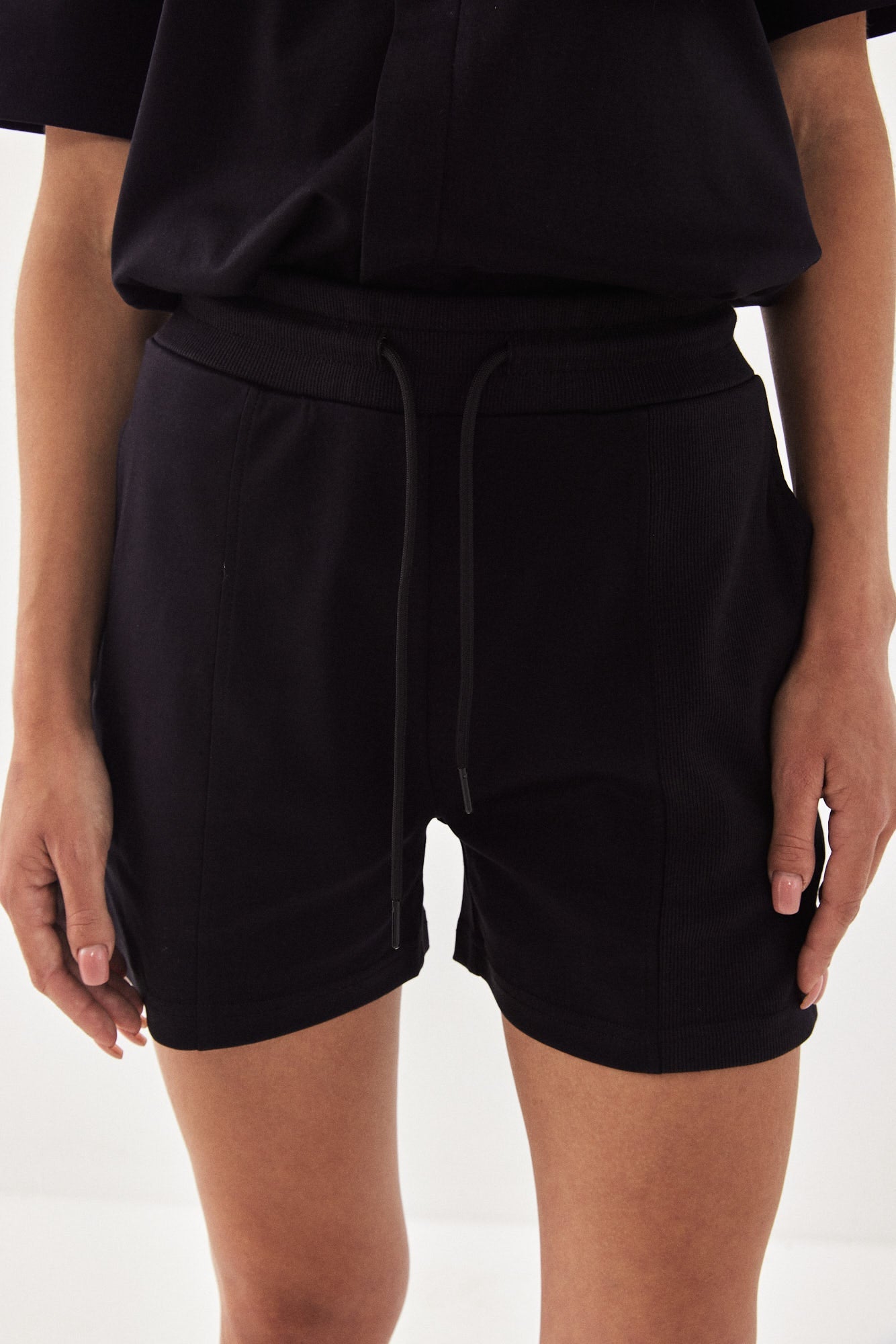 GALIS SHORT BLACK