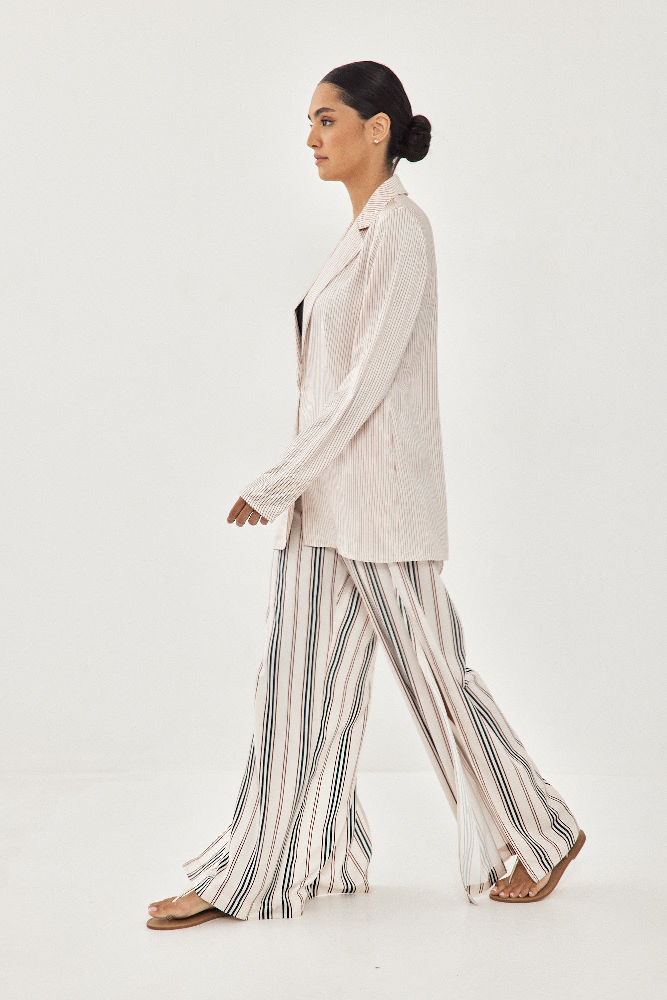 WIDE PANTS SLIT STRIPE