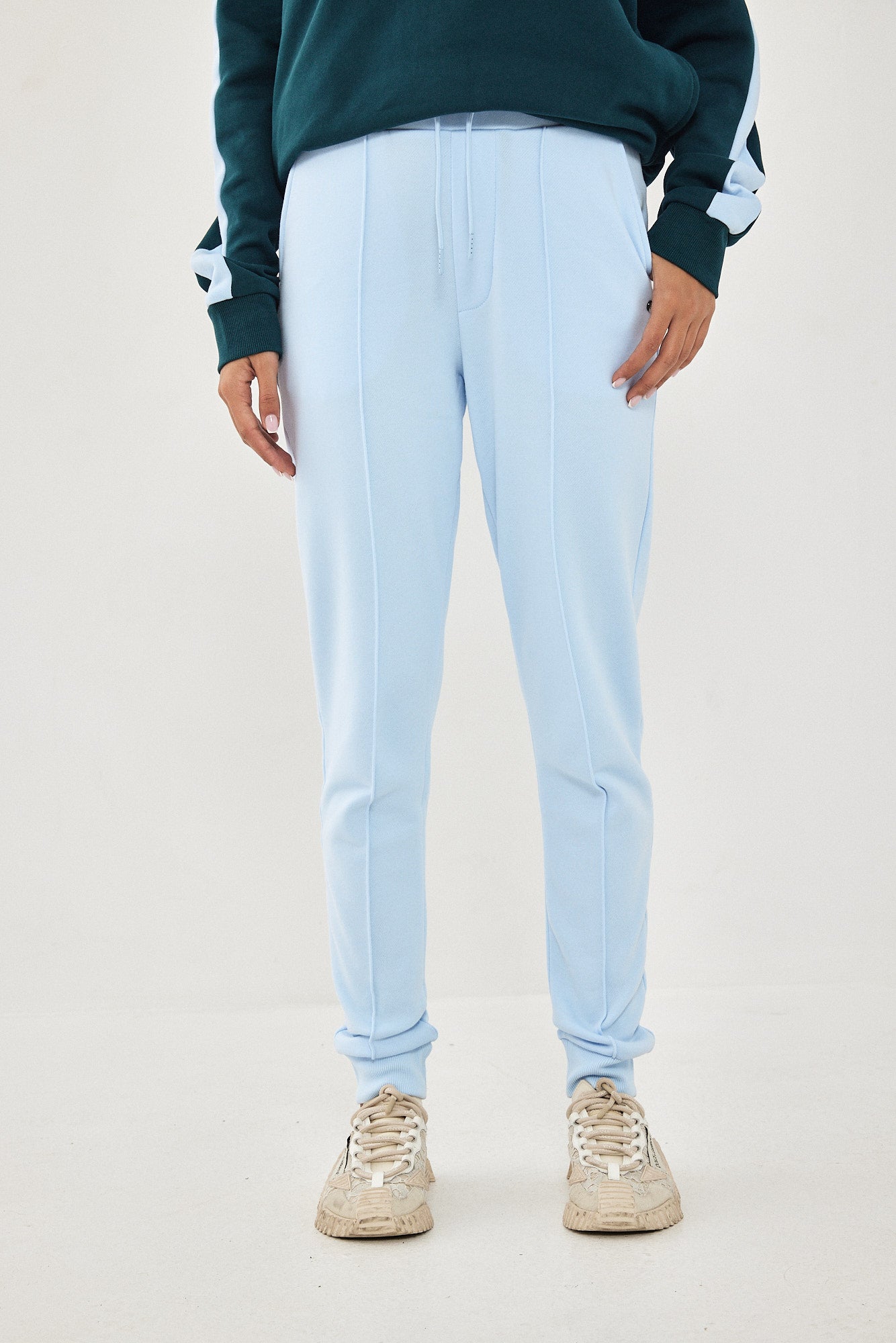 ARIEL UNISEX JOOGER LIGHT BLUE