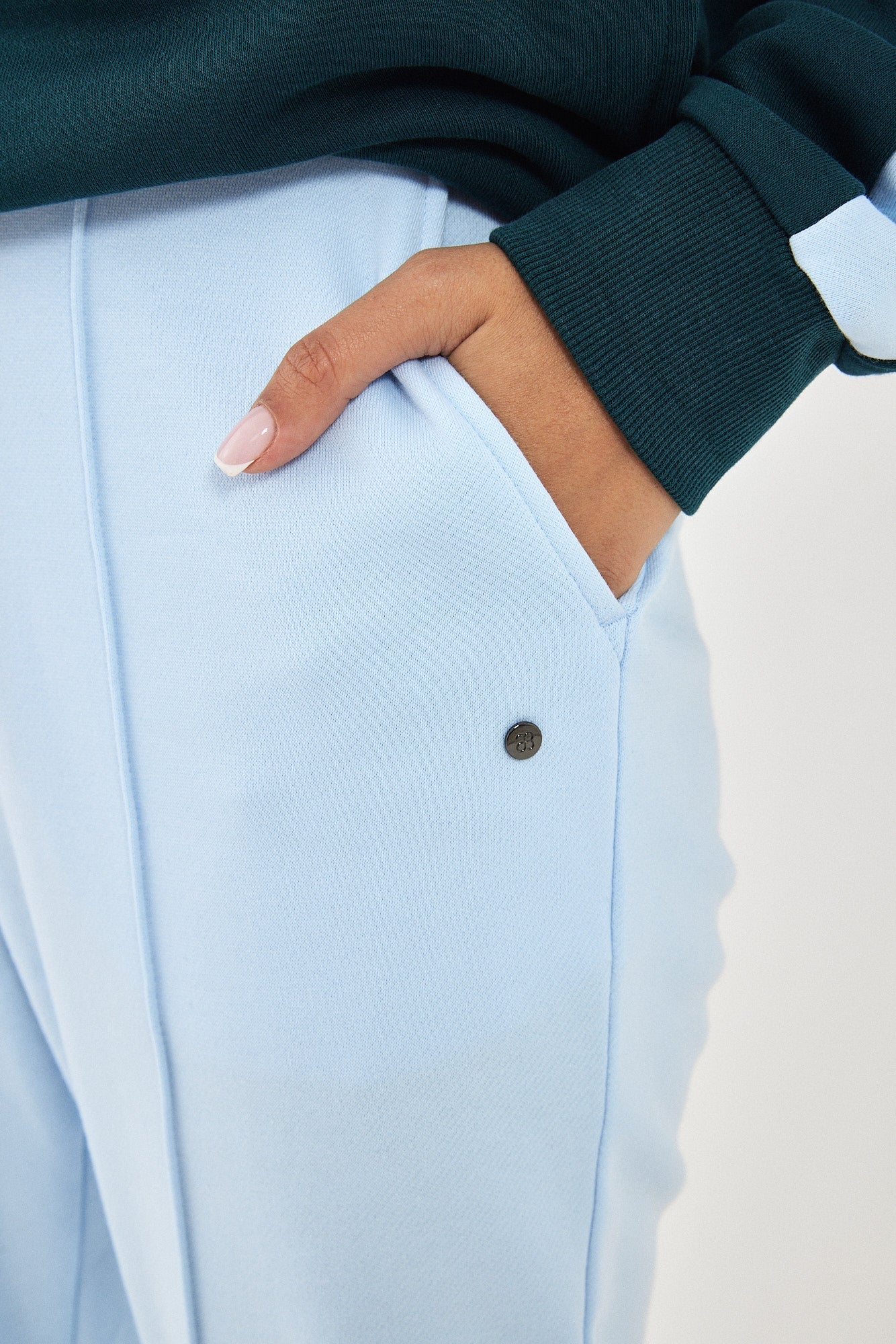 ARIEL UNISEX JOOGER LIGHT BLUE