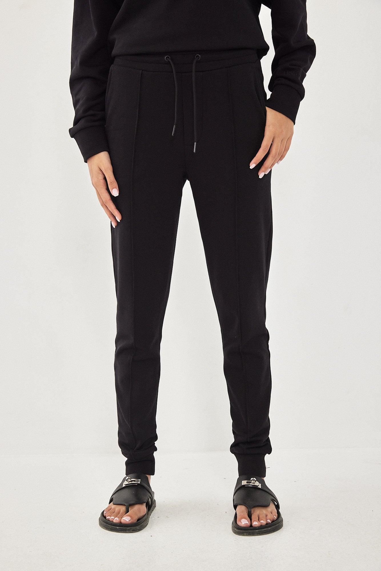 ARIEL UNISEX JOOGER BLACK