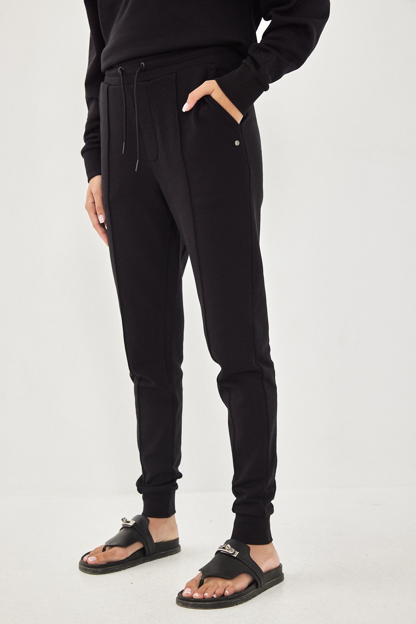 ARIEL UNISEX JOOGER BLACK