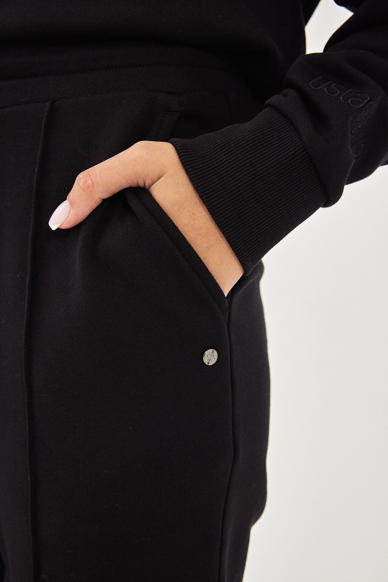 ARIEL UNISEX JOOGER BLACK