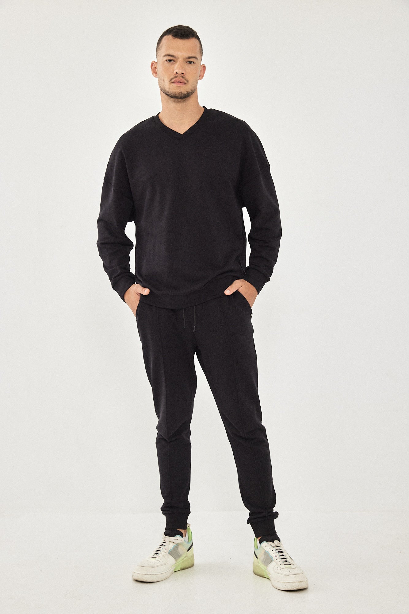 ARIEL UNISEX JOOGER BLACK