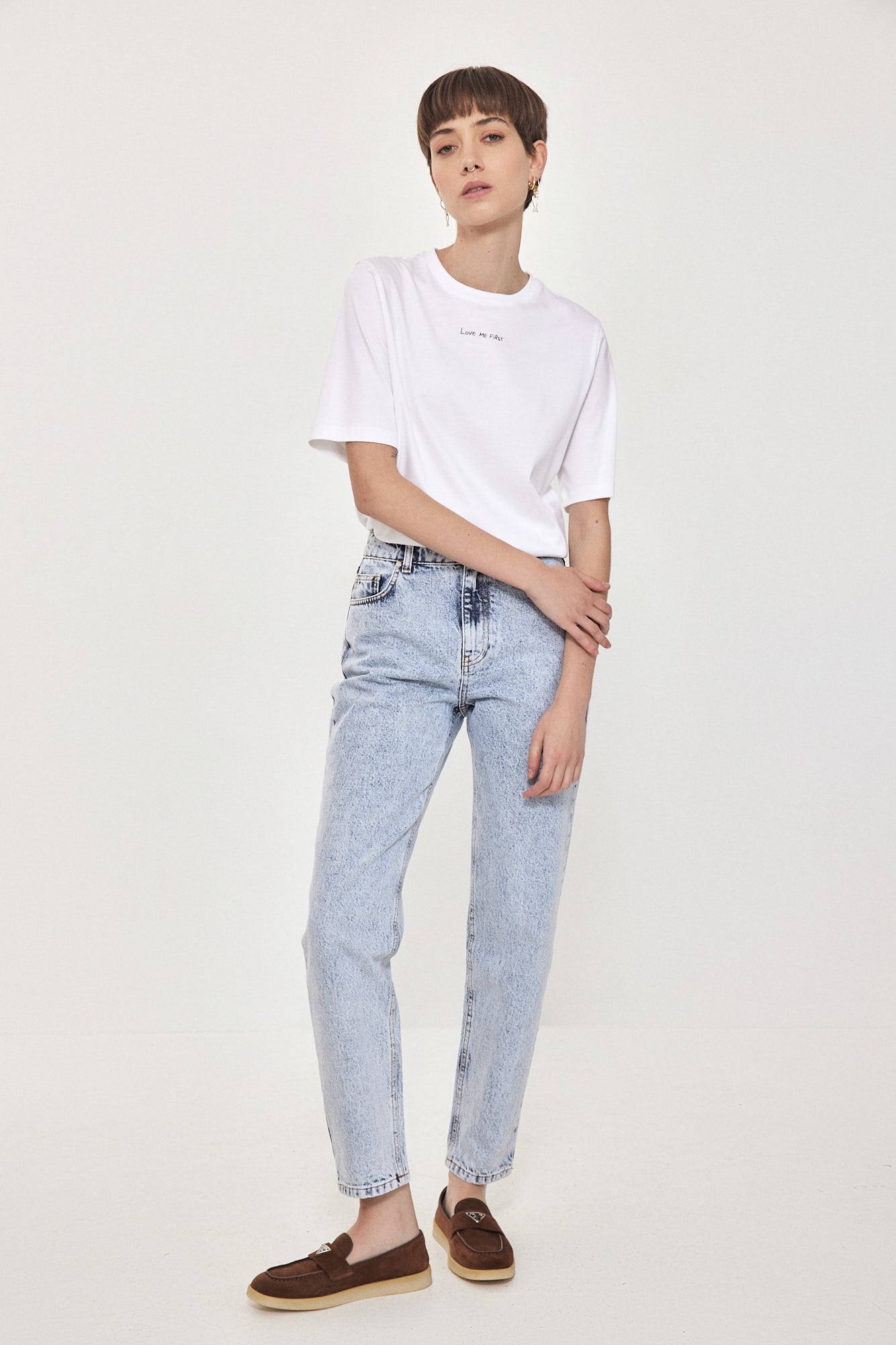NO 10. MOM JEANS HIGH WAIST LIGHT BLUE