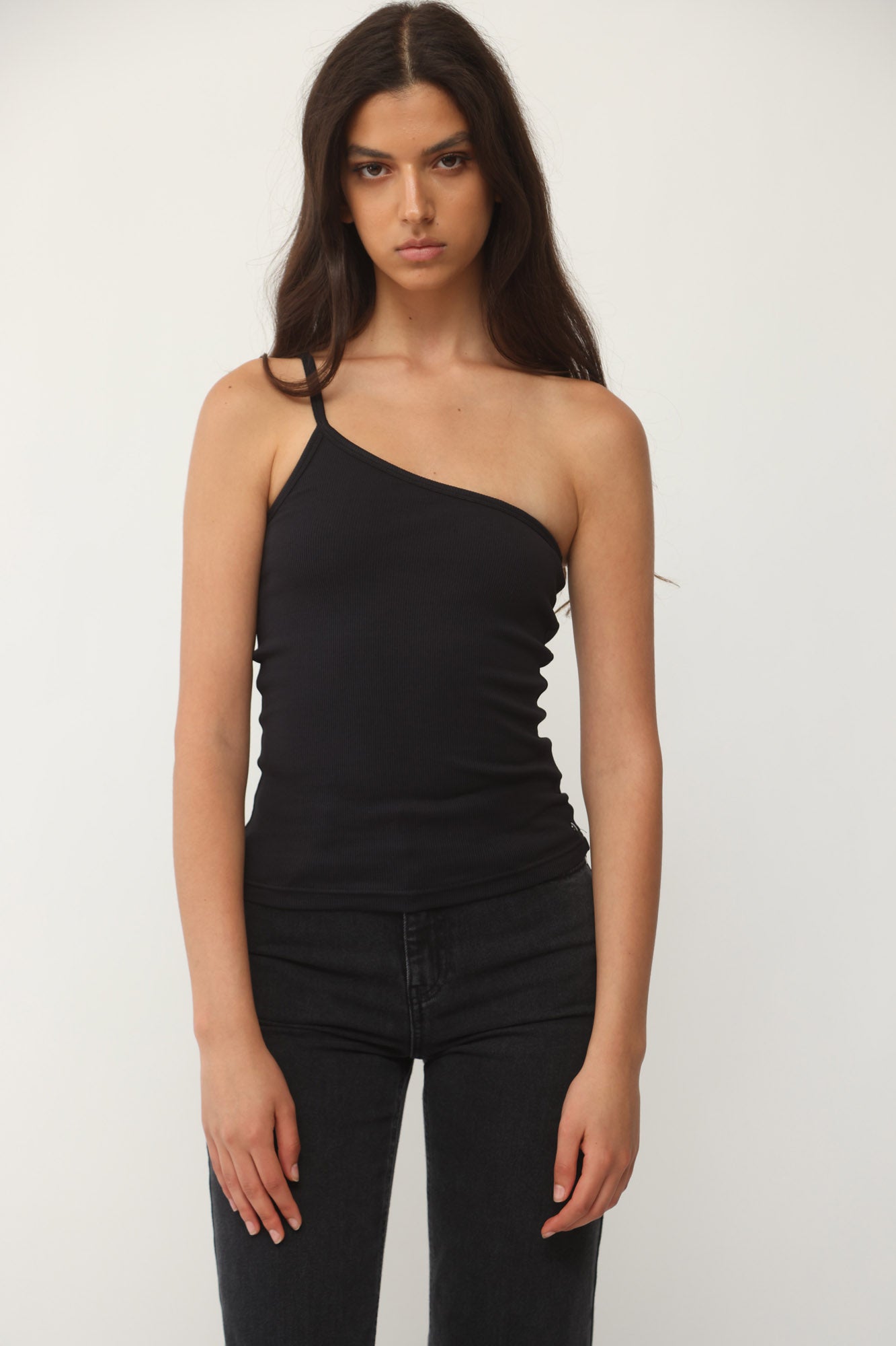 ASYMMETRIC TOP RIB BLACK
