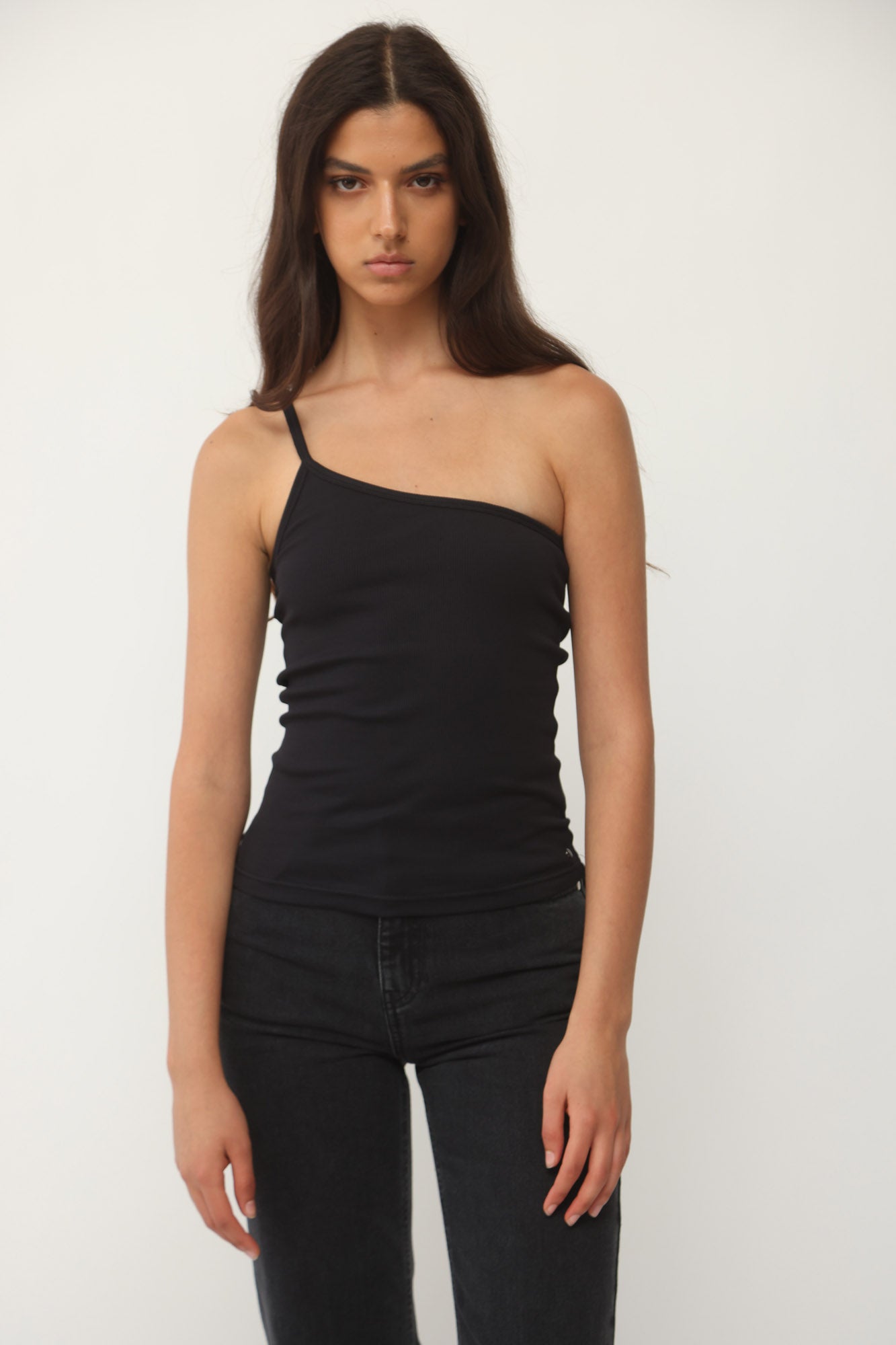 ASYMMETRIC TOP RIB BLACK