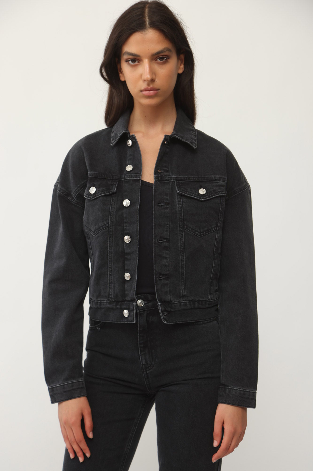 CROPPED DENIM JACKET BLACK