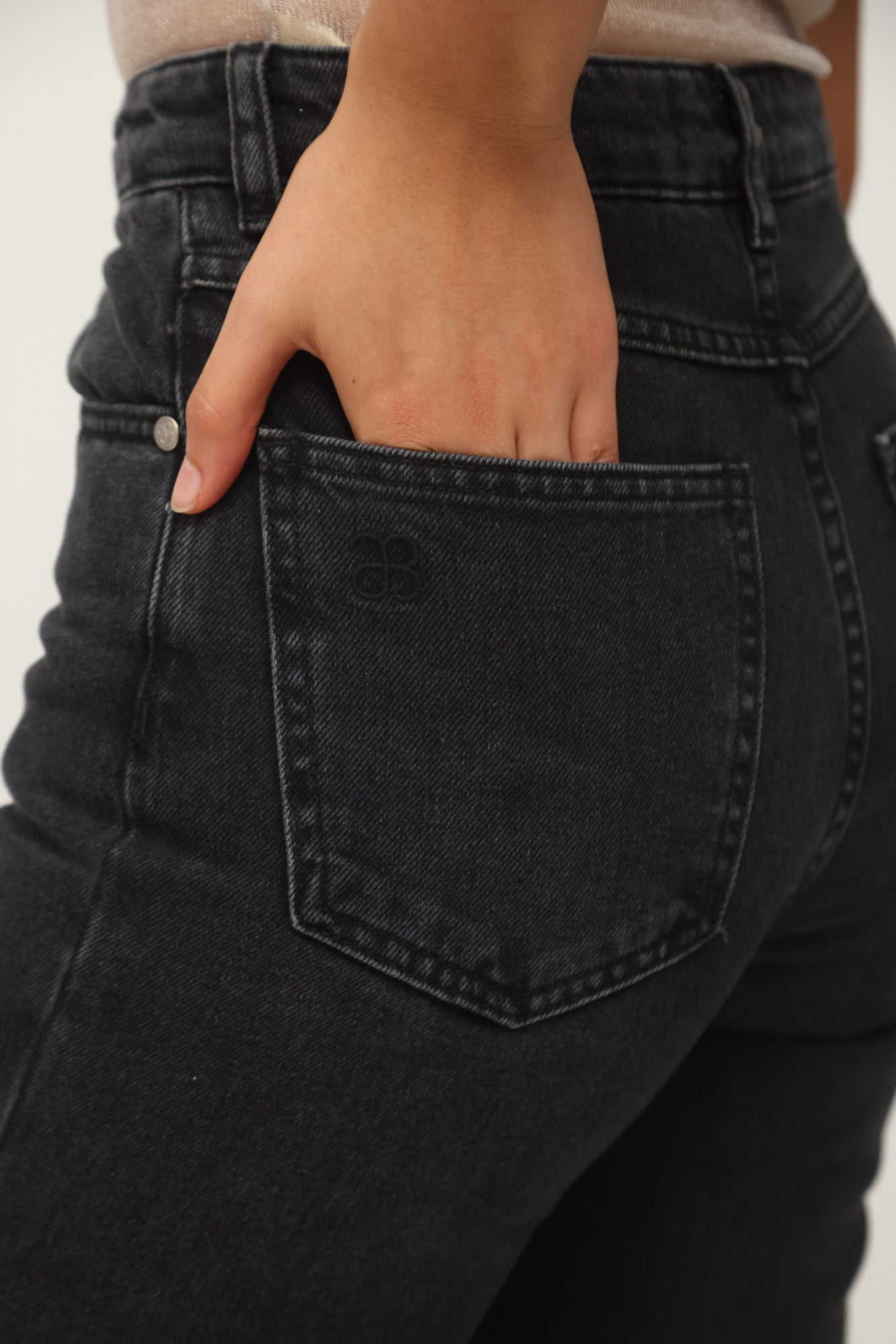 HIGH WAIST FULL LENGTH DENIM BLACK