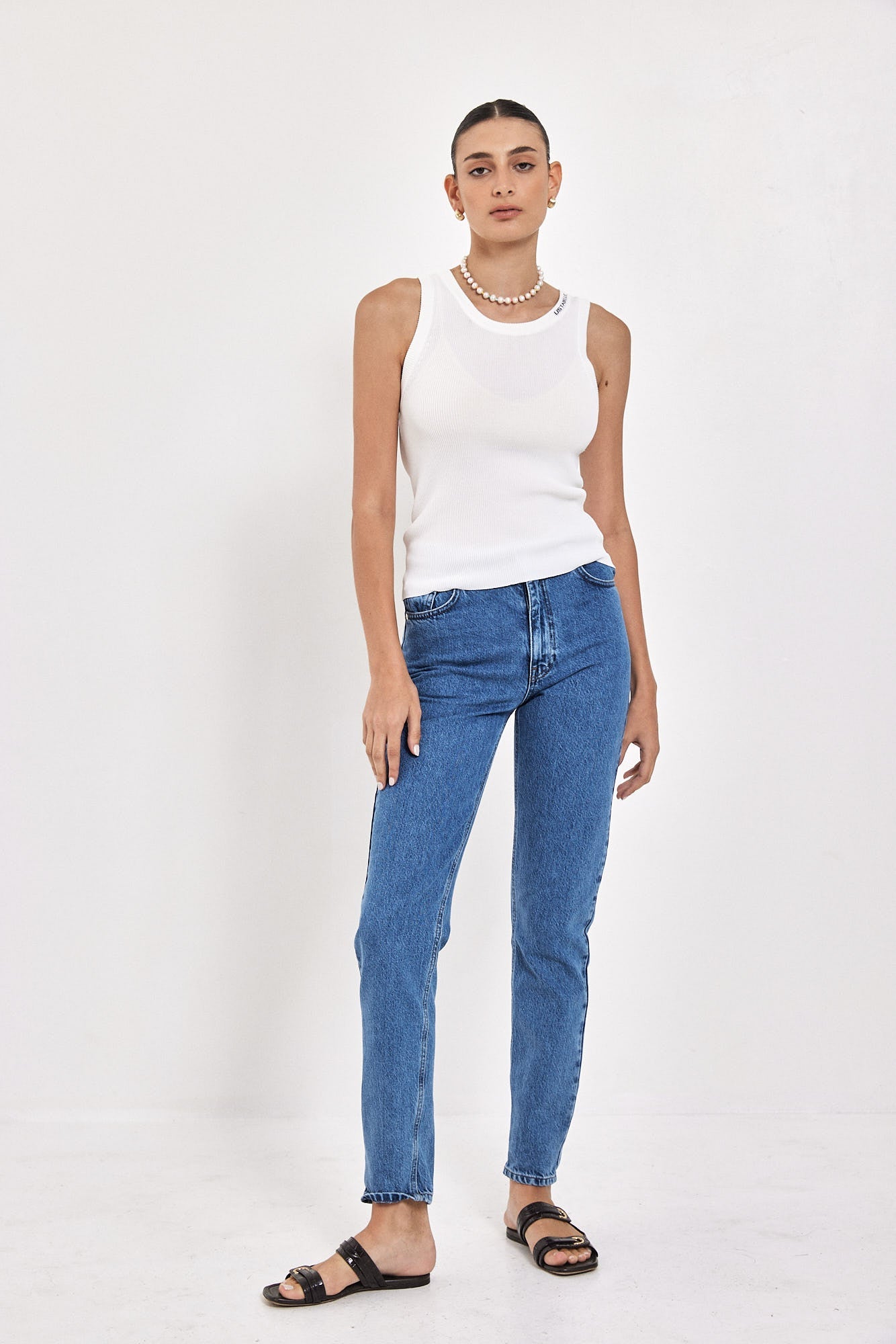 NO 10. MOM JEANS HIGH WAIST BLUE JEANS